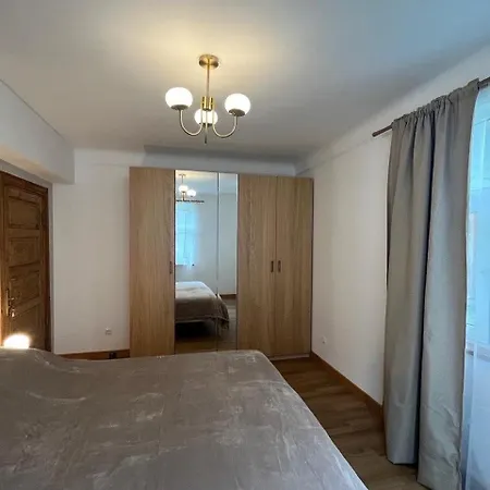 Melluzi Park Apartamento *